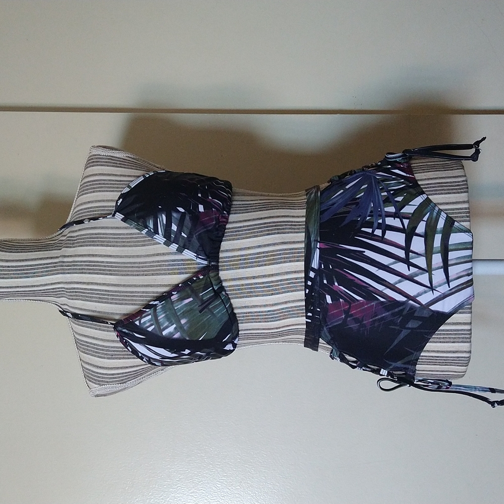 Swimwear bikini swimsuit two pieces size medium